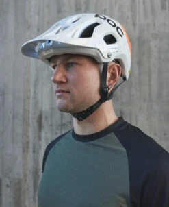 POC SPORTS Tectal Race MIPS NFC -POC Shop 10582 TectalRaceMIPSNFC 8043 HydrogenWhite FluorescentOrangeAVIP 1