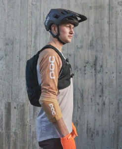 POC SPORTS Column VPD Backpack 13L 23 POC SPORTS Column VPD Backpack 13L -POC Shop 25123 1002 ColumnVPDBackpack 13L UraniumBlack 4