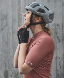 POC SPORTS Agile Short Glove 41 POC SPORTS Agile Short Glove -POC Shop 30375 1002 AgileShortGlove UraniumBlack 1