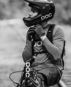 POC Resistance Enduro Adjustable Glove -POC Shop Enduro Adjustment Glove Uranium Black 2 72807db8 28cc 4907 9319 f3dad2720127